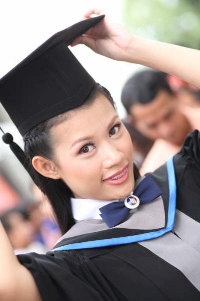 รับแต่งหน้าทำผมรับปริญญาต่างจังหวัด รูปที่ 6