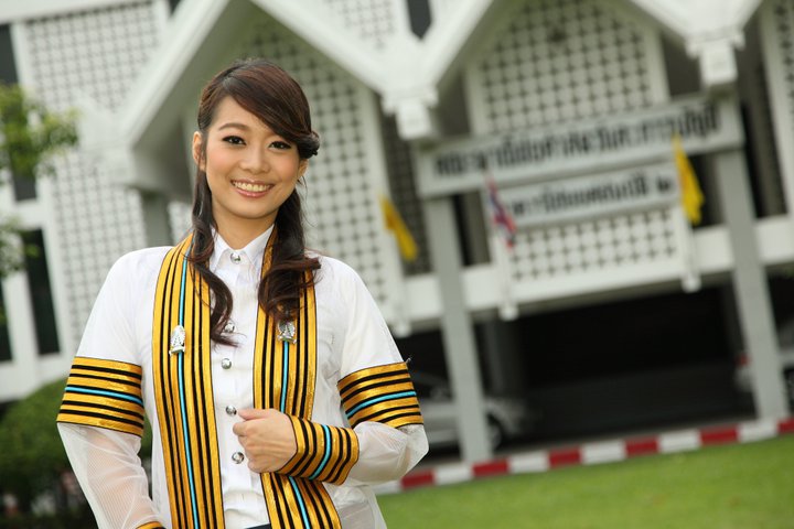 รับแต่งหน้าทำผมรับปริญญาต่างจังหวัด รูปที่ 5