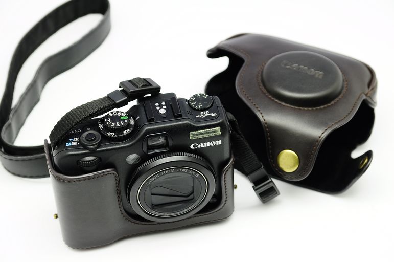 ขายกล้อง CANON G12 + กระเป๋าหนัง + Mem 4 GB + ฟิล์มกันรอย + อุปกรณ์พื้นฐานครบชุด รูปที่ 1