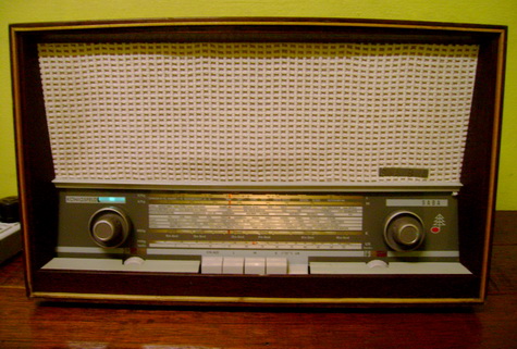 หัวข้อ: ขายวิทยุหลอด ยุค 50s ยี่ห้อ saba ผลิตในประเทศเยรมัน ฟังได้ทั้ง ระบบ AM-FM  รูปที่ 1