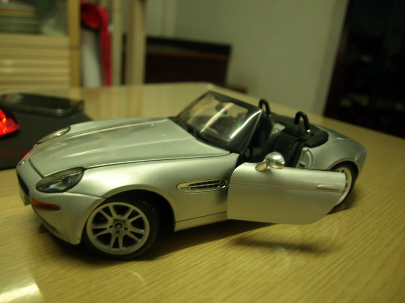 ขายรถ bmw z8 1:18 สภาพดี น่าสะสม รูปที่ 1