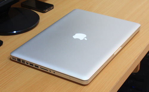 มี MacBook Pro 15