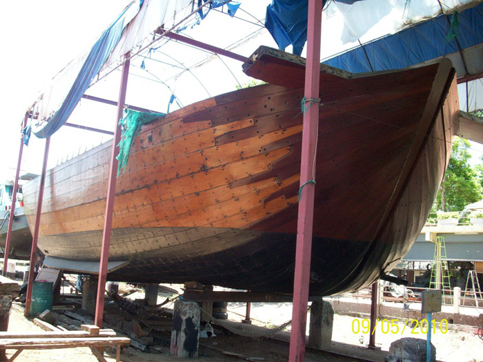 ขายเรือไม้สักยาว ขนาด 16 เมตรพร้อมเครื่อง Teak Wood Boat for Sale with Engine 16 Metres รูปที่ 2