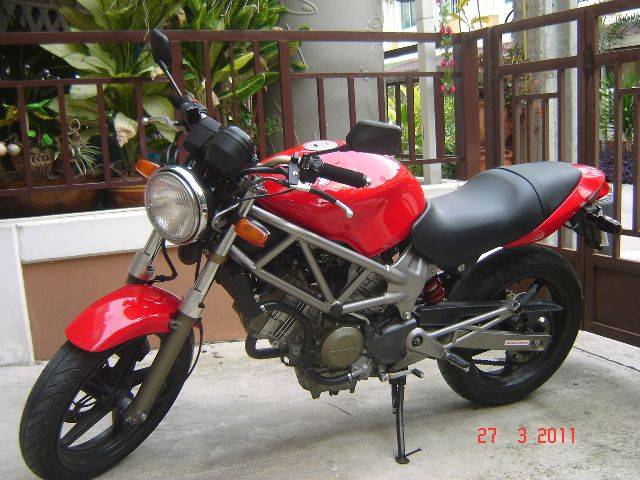 ขายมอเตอร์ไซด์ HONDA VTR 250 สีแดงสภาพเยี่ยมครับ รูปที่ 1