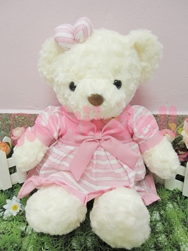 ตุ๊กตาหมีใส่ชุดสีชมพู รูปที่ 1
