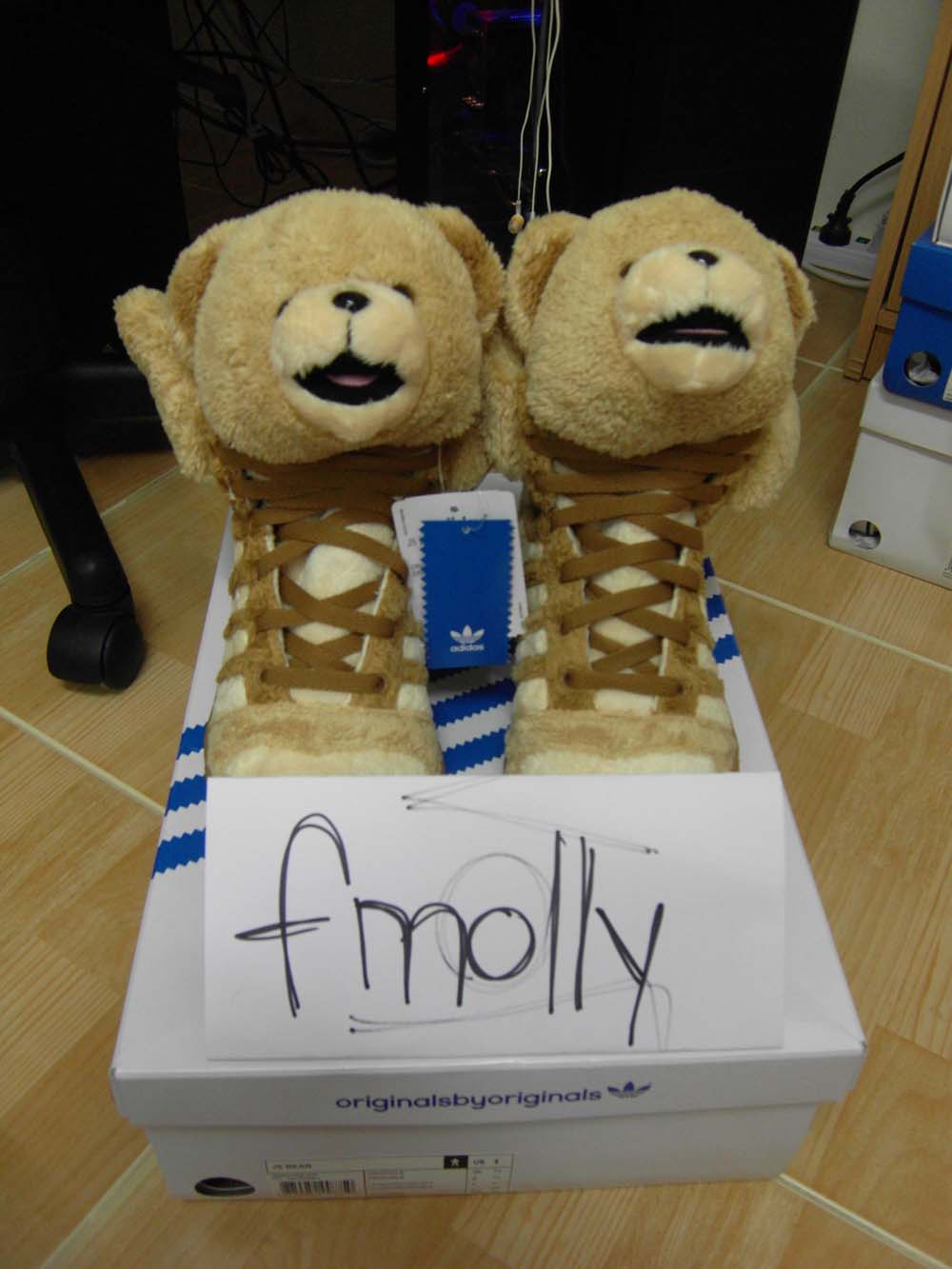 [ [ ขาย ] ] Adidas Jeremy scott JS BEAR ของแท้ 100% รูปที่ 1