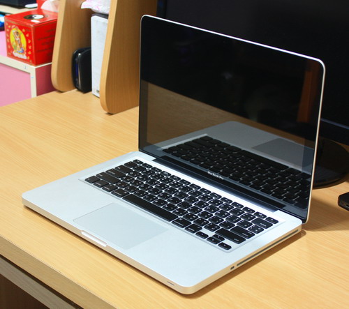 มาใหม่ MacBook Unibody Core2Duo 2.26 สวยๆ สภาพดี 12,500 บาท ประกันศูนย์ถึง 12/2512/ขาย MacBook Pro 13.3