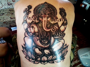 tattoo รับสักร่างกายโดยช่างสุภาพสตรี 0876704052 รูปที่ 3