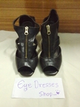 รองเท้าส้นสูง หนังสีดำ ซิบสีทอง หรูแบบเก๋ๆค่าา :DD ไซส์ 36-37 หนังนิ่มมาก ส้นสูงประมาณ 2 นิ้ว ราคา 180 บาท