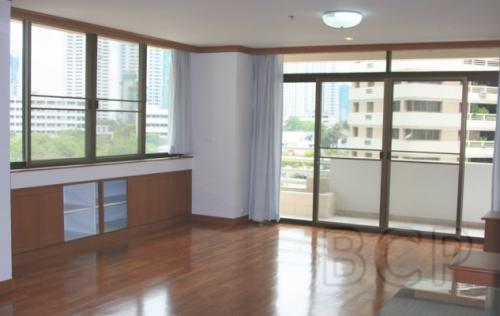 Ruamsuk Condo: 3 Beds + 4 Baths, 340 Sq.m for Rent รูปที่ 1