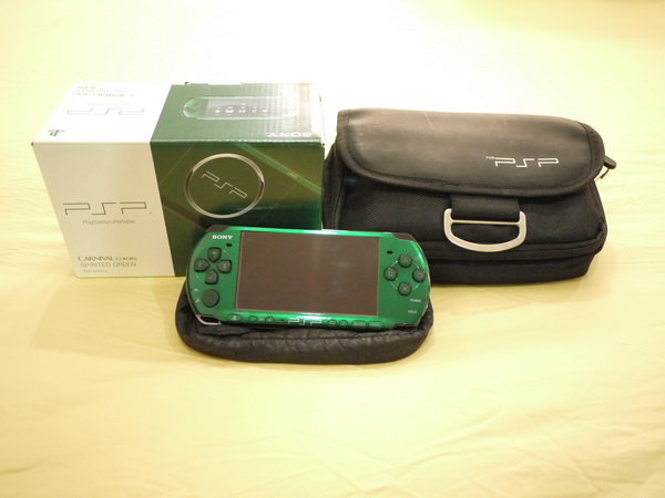 ขาย SONY PSP 3006 Spirited Green สีเขียว ใหม่มาก สภาพเทพสุดๆ แทบไม่ได้ใช้เพราะไม่มีเวลาเล่น รูปที่ 1