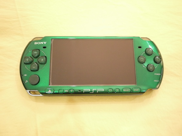 ขาย SONY PSP 3006 Spirited Green สีเขียว ใหม่มาก สภาพเทพสุดๆ แทบไม่ได้ใช้เพราะไม่มีเวลาเล่น รูปที่ 3