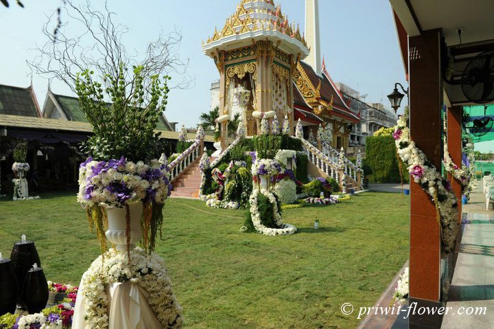 บริการจัดดอกไม้หน้าเมรุ โดยทีมงาน คุณไปรวิทย์ วัดตรีทศเทพ บริการทั่วไทย รูปที่ 4