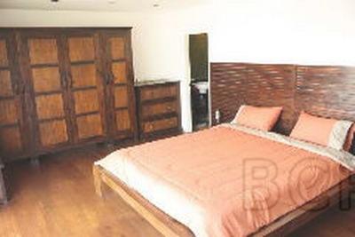 Town House in Sukhumvit 71: 4 Beds + 4 Baths for Rent รูปที่ 5