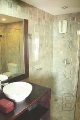 Town House in Sukhumvit 71: 4 Beds + 4 Baths for Rent รูปที่ 7