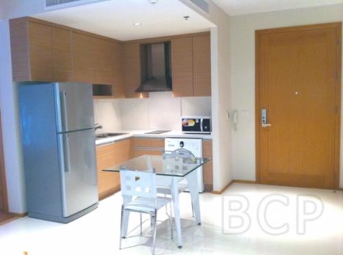 The Emporio Place: Studio + 1 Bath, 46 Sq.m, 27th floor for Rent รูปที่ 3