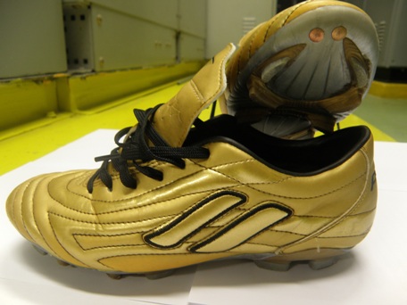 ขายรองเท้าฟุตบอล PAN (สีทอง) รูปที่ 1
