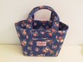 ขายกระเป๋า  Cath Kidston Small Tote - Cut Roses navy ของแท้