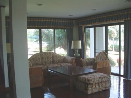 Green Valley: 4 Beds + 4 Baths, 1200 Sq.m for Sale รูปที่ 7