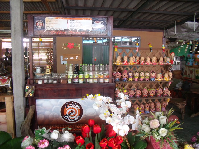 การ์เด้นเซ็นเตอร์นิมิตรใหม่ ศูนย์รวมร้านค้าจำหน่ายสินค้าตกแต่งบ้านและสวนคนบวงจร รูปที่ 4