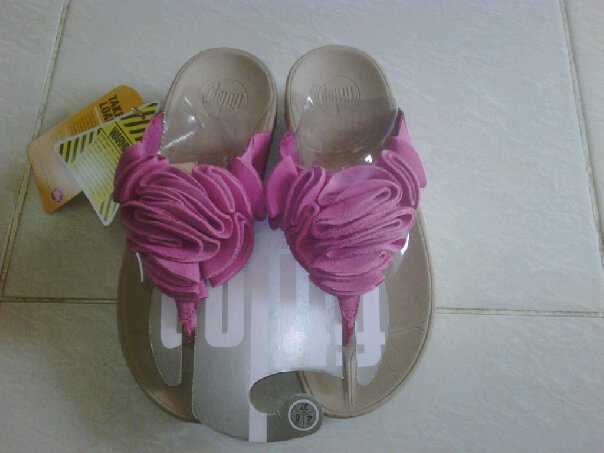 ขายรองเท้า FitFlop ของแท้ Original 100 % หิ้วเองจาก U.S.A. , UK ราคาเริ่มต้น 2,200 บาท รูปที่ 1