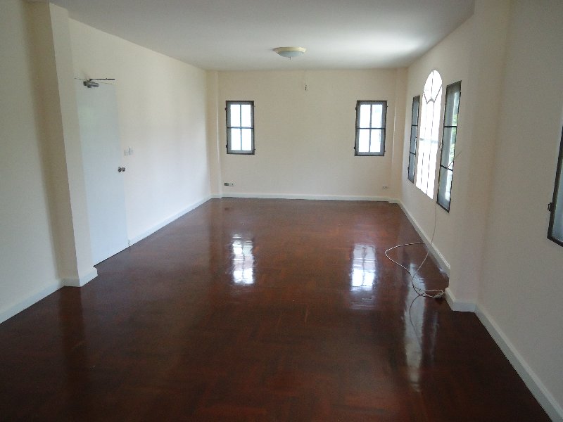 Perfect Place: 3 Beds + 3 Baths, 280 Sq.m 2 floors for Sale รูปที่ 6