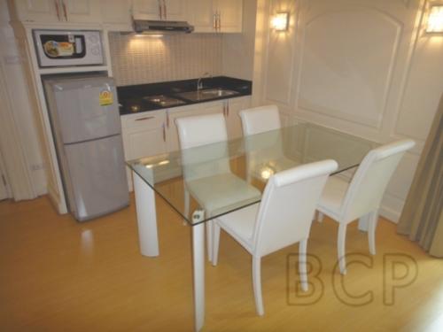 European Condominium: 1 Bed + 1 Bath, 75 Sq.m, 7th fl for Rent รูปที่ 6