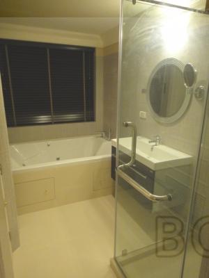 European Condominium: 1 Bed + 1 Bath, 75 Sq.m, 7th fl for Rent รูปที่ 7