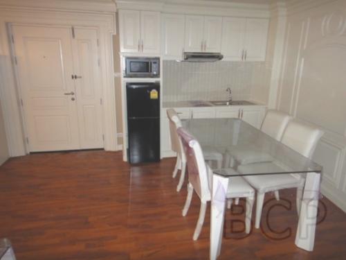 European Condominium: 1 Bed + 1 Bath, 75 Sq.m, 6th fl for Rent รูปที่ 5