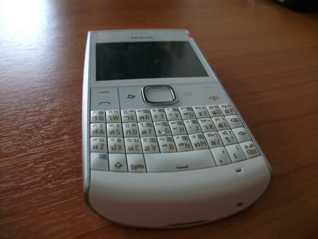 ขายโทรศัพท์มือถือ โนเกีย x2-01 qwerty สภาพ 99% สีขาว-เทา ราคา 2000 บาท  รูปที่ 3