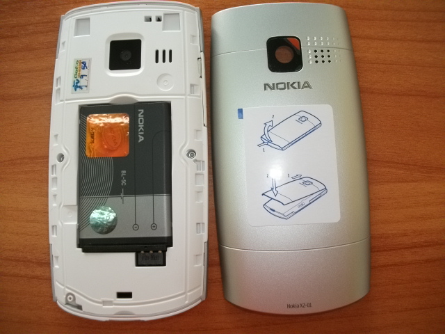 ขายโทรศัพท์มือถือ โนเกีย x2-01 qwerty สภาพ 99% สีขาว-เทา ราคา 2000 บาท  รูปที่ 2