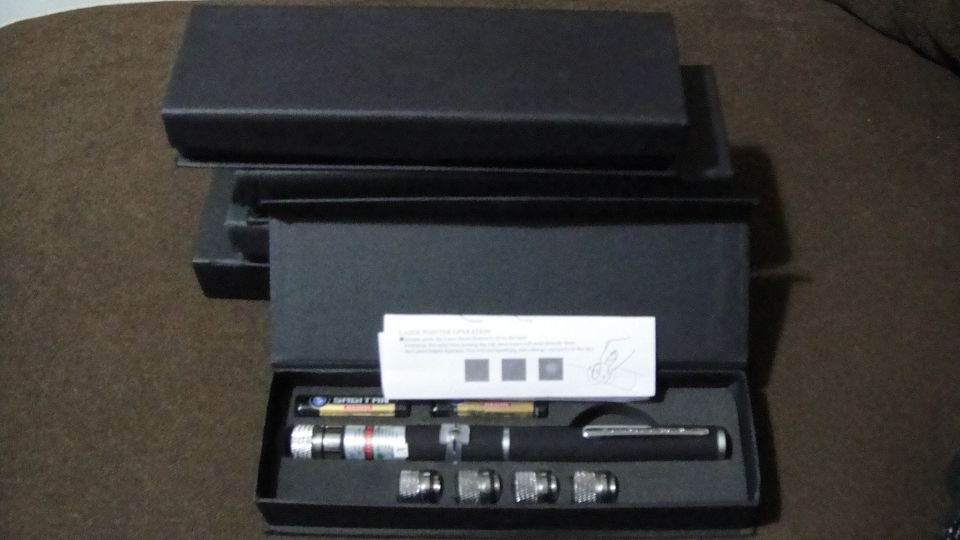 ขายปากกาเลเซอร์ลำแสงสีเขียว,สีม่ว5000mwจุดไฟติด,สีฟ้าส่องไกล 10km.เทียนLED เลเซอร์ในผับ เครื่องทำสโมค(ควัน)รีโมท  รูปที่ 1