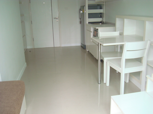 For sale condo Near MRT Phraram 9 Subway 45.68 Sq.m. 1 Br. 1 Bath,Fully furnished 2,400,000 THB. รูปที่ 2