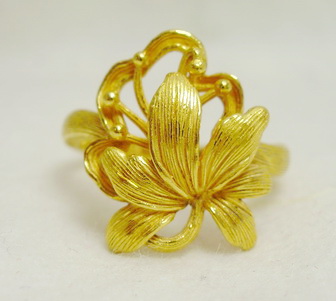 แหวนทอง24 k Prima gold ลายดอกชบา นน.5.90 g รูปที่ 1