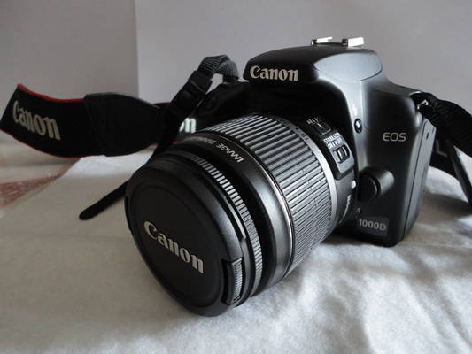 Canon EOS 1000D kit 18-55 mm อดีตประกันศูนย์ รูปที่ 1