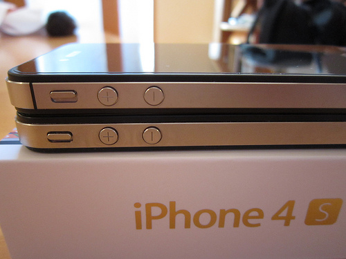 F/S:APPLE IPHONE 4S 64GB $500USD/BLACKBERRY BOLD TOUCH 9900/9930 $350USD รูปที่ 2