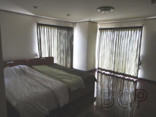 Richmond Palace: Penthouse 4 BR + 3 Baths, 290 Sq.m, 23rd fl for Sale รูปที่ 4