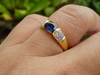 รูปย่อ แหวนไพลิน Blue Sapphire ล้อมเพชร สีกำมะหยี่ น้ำเงินเข้ม หายาก  ทอง 90% รูปที่2