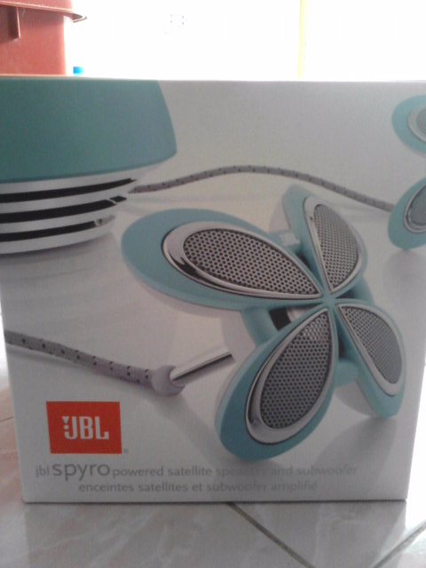 ***ขายลำโพง JBL Spyro สีฟ้า ดีไซน์สวย เสียงใส ของใหม่*** รูปที่ 1