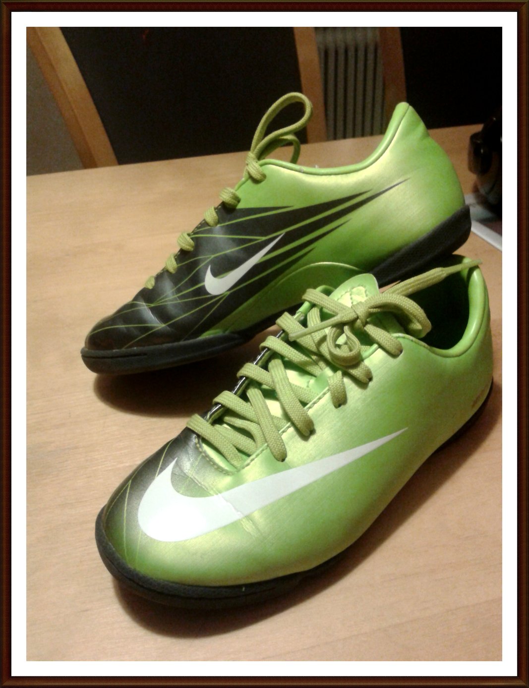 ขายรองเท้าฟุตบอลมือสอง สำหรับเด็ก มี 2 คู่ ของ adidas และ Nike ซื้อจากสวีเดน รูปที่ 1