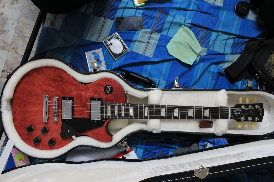 ขายกีต้าร์ Gibson Les Paul Studio Feded 2011 รูปที่ 1