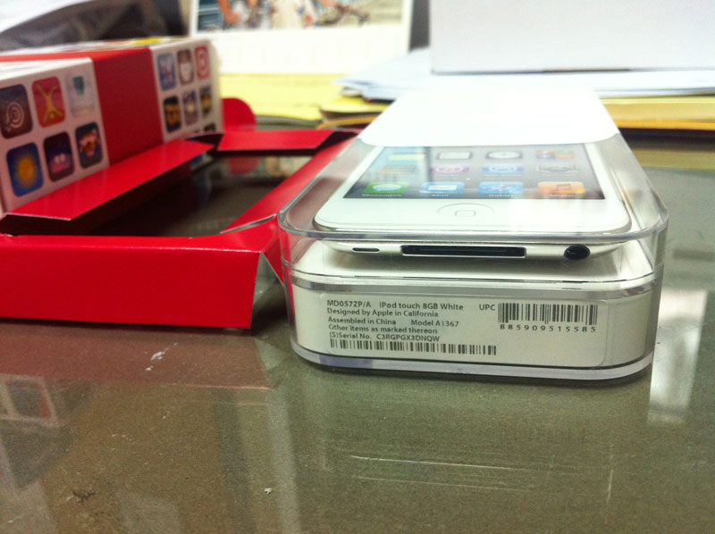 ขาย IPOD touch gen4 8G white ** sale new! ** รูปที่ 1