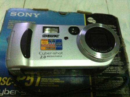 ขายกล้อง Sony DSC P51 CyberShot 2 ล้าน Px สภาพใหม่ ราคาถูก พร้อมอุปกรณ์ครบ และมีกระเป๋าแถม รูปที่ 1