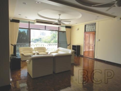 Swasdi Mansion: 3 Beds + 2 Baths, 194 Sq.m, 3rd fl for Rent รูปที่ 2
