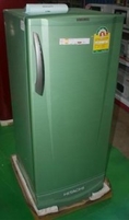 ตู้เย็น Hitachi สีเขียว ราคา 5,990 บาท