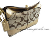 รูปย่อ (พร้อมส่ง) กระเป๋า COACH signature turnlock wristlet#42026 ราคา : 3,450 รูปที่3