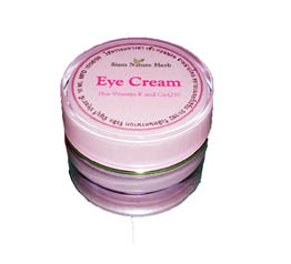   สูตรใหม่เยี่ยมกว่าเก่า Eye Cream K-Q10 อุดมไปด้วยวิตามิน K,C,B, Q10, ว่านหางจระเข้, Eyeliss, Olive Oil ช่วยแก้ปัญหาริ้ รูปที่ 1