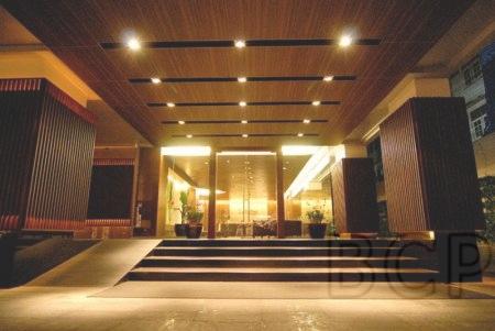 Le Raffiné 31: Bareshell Duplex 6 BR + 6 Baths for Sale รูปที่ 3
