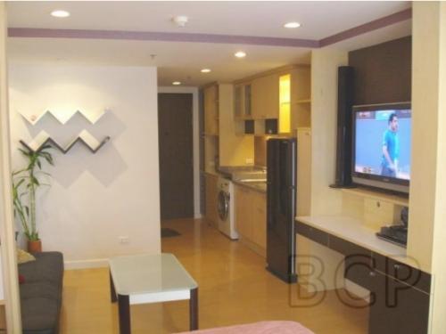 The Trendy: Studio + 1 Bath, 36 Sq.m, 9th fl for Rent รูปที่ 2