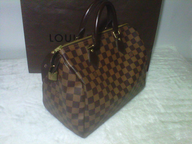 louis vuitton damier speedy30ของแท้มือสอง รูปที่ 1